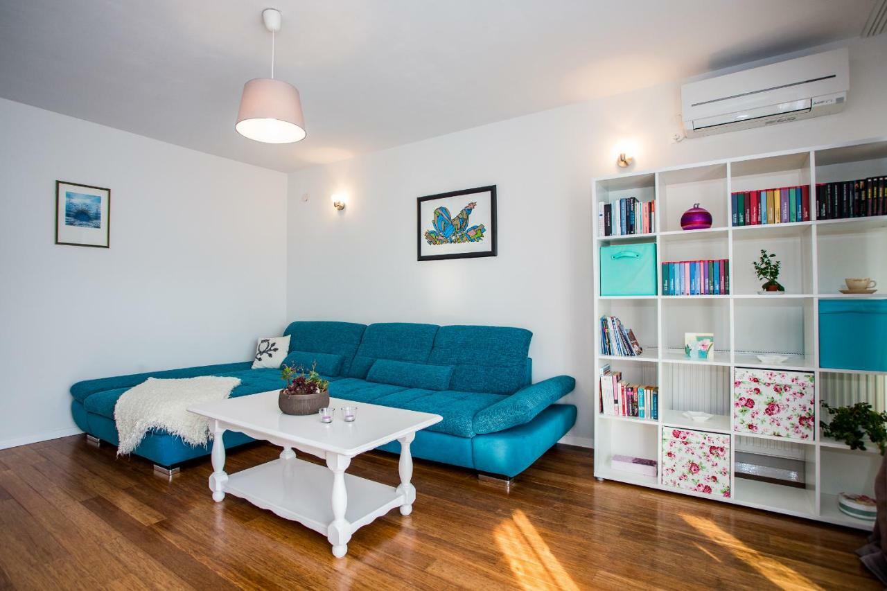 Apartment & Rooms Poppy Rose Zara Esterno foto